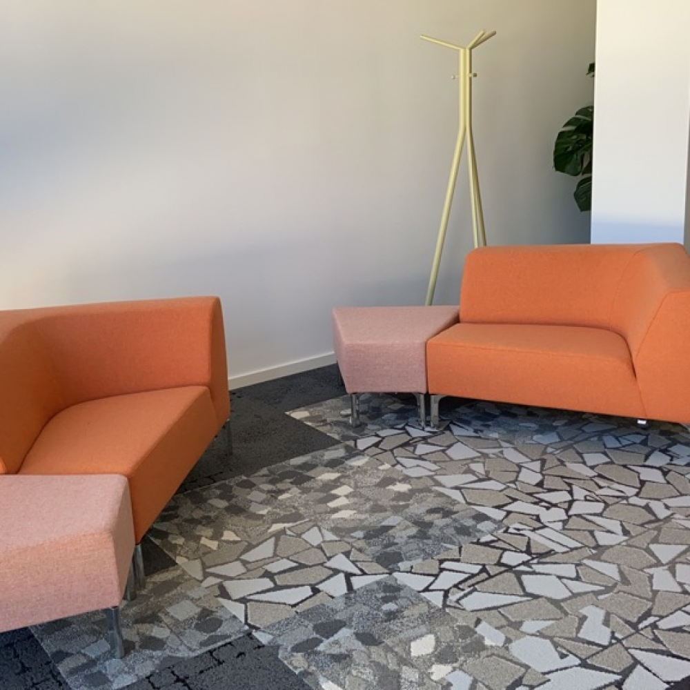 arbeitswelten_kommunizieren-lounge-loungemoebel Interstuhl Tangram im kreativraum